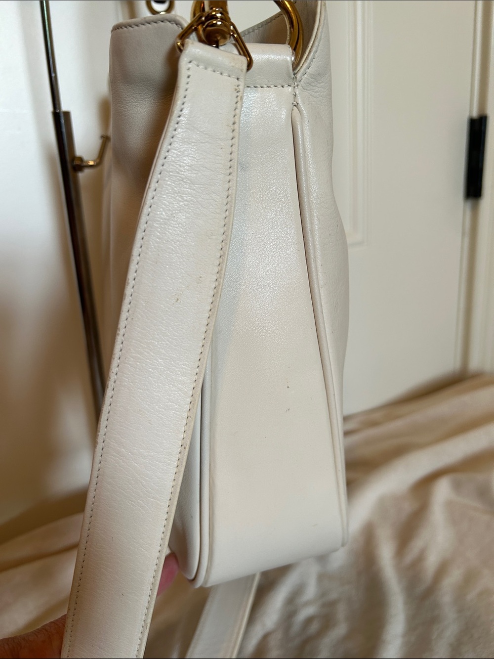 Gucci Bamboo Ivory Leather Shoulder Hand Bag- Gorgeous! - Picture 4 of 11